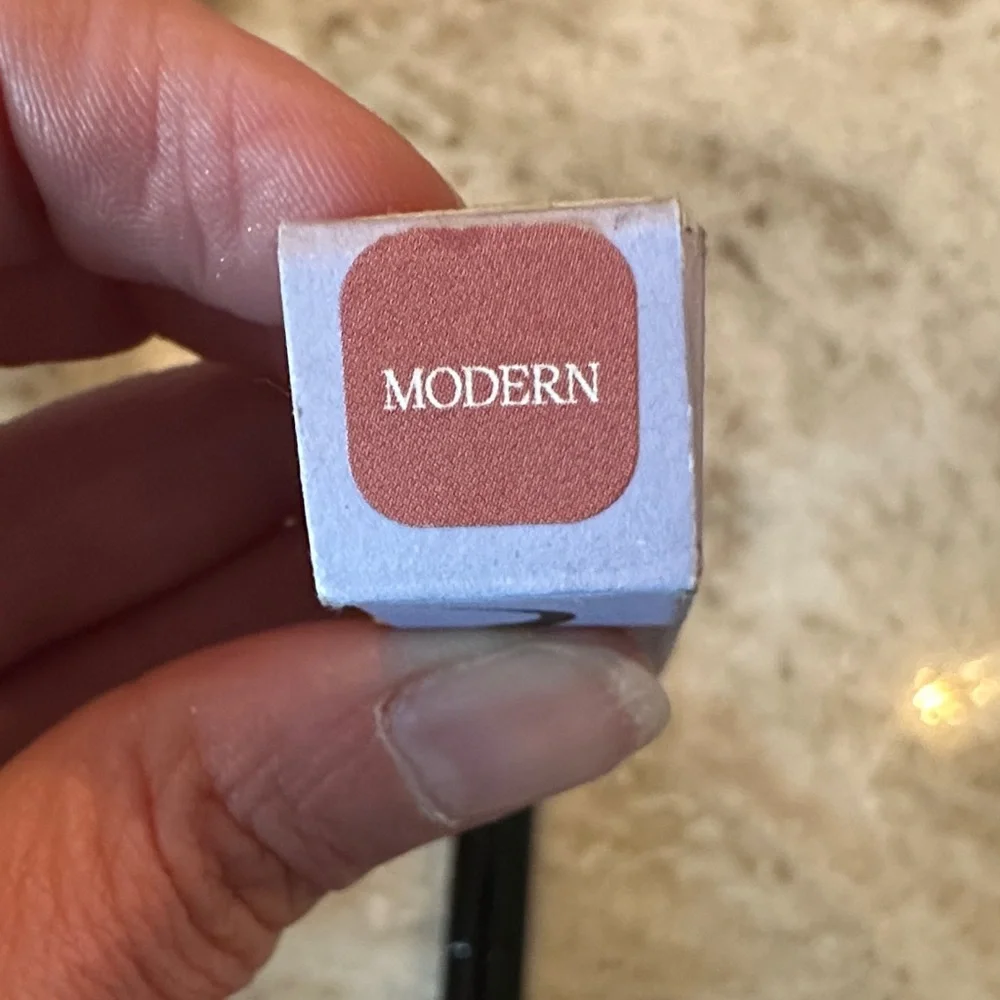 Saie Lip Blur in Modern NWT